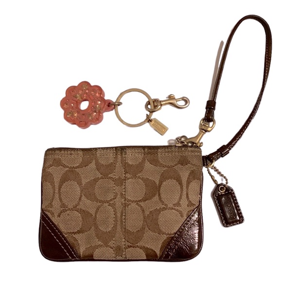 Coach Wristlet with “gem” flower keychain/charm - Picture 2 of 7